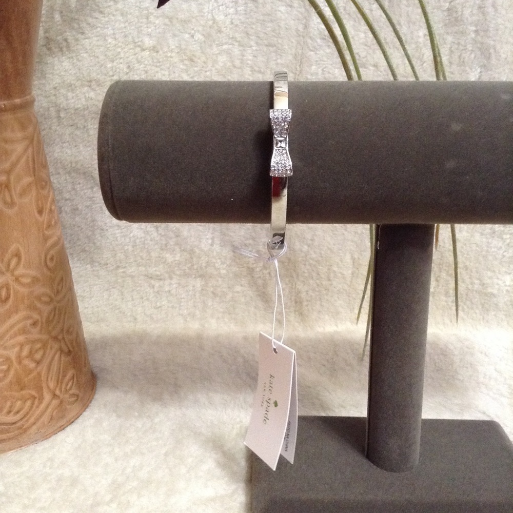 ❤️♠️Kate Spade Silver Pave Bow Bangle Bracelet - Picture 5 of 8